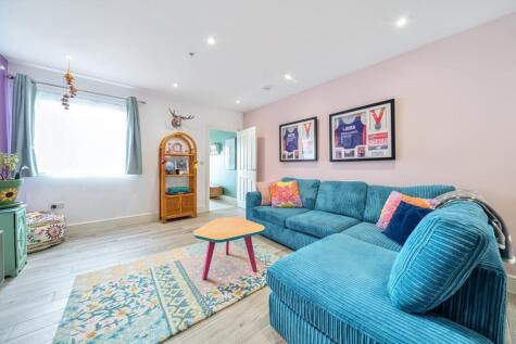 South Norwood Hill, South Norwood, London, SE25