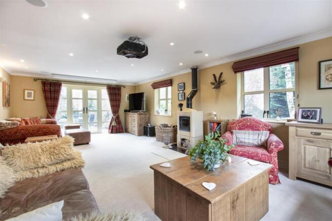 Living Room.jpg