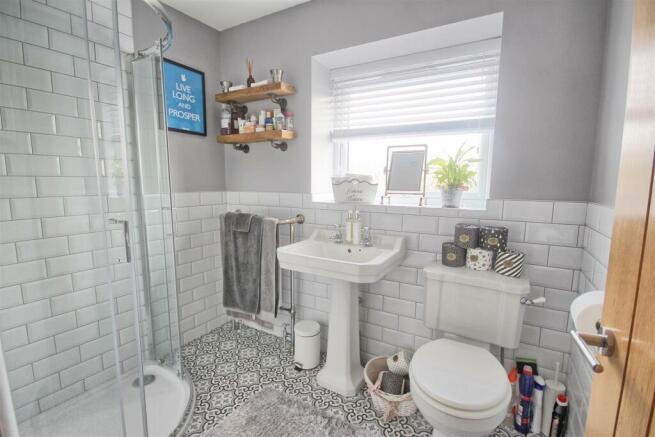 SHOWER ROOM