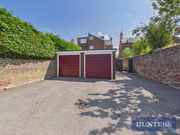 2 bed Apartment for sale Image 11