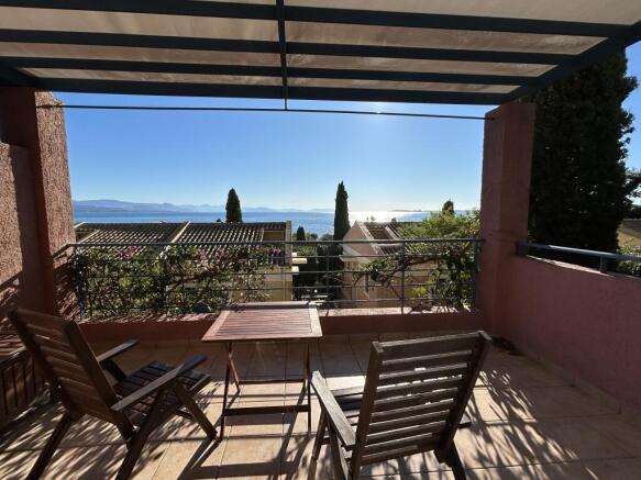 Upper apartment terrace