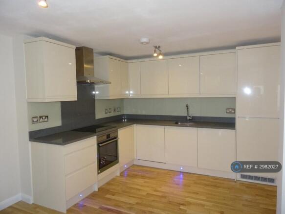 Fully Fitted Kitchen