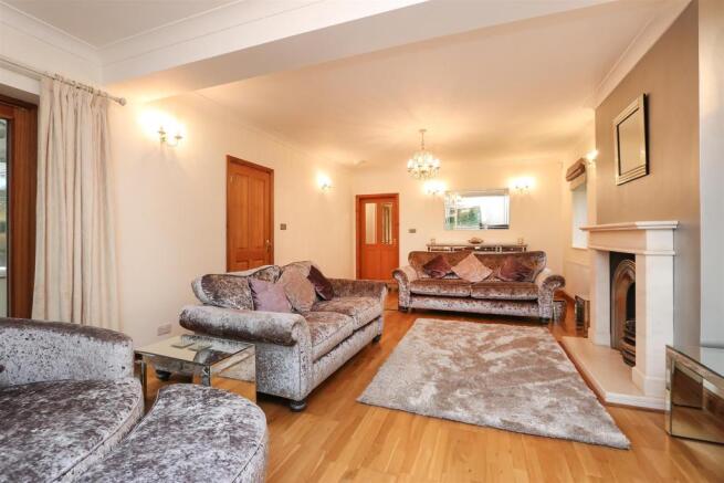 2nd Living Room2.jpg