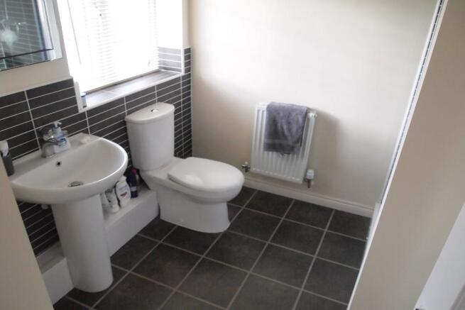 EN SUITE SHOWER ROOM