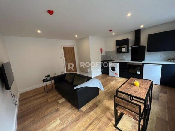 royal-park-road-ls6-1fr-1059863