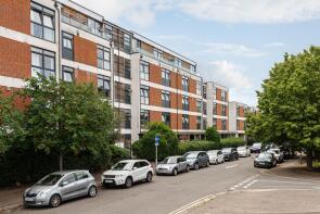 13, Aits View, Victoria Avenue, West Molesey KT8 1TL