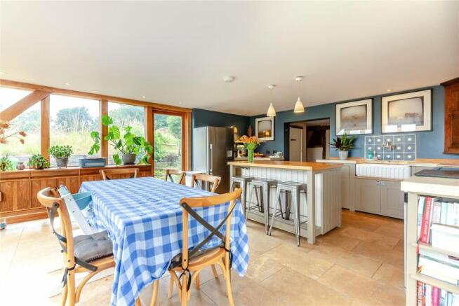 Kitchen/Dining Area