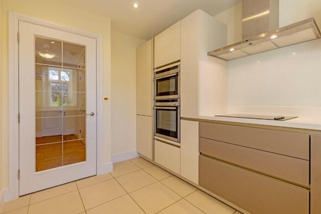 3 Robinson Court Audley St. Elphin's Park, Matlock, Derbyshire, DE4 photo 4
