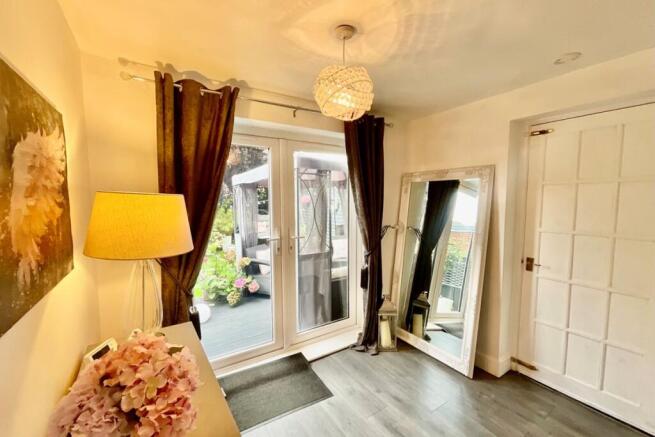 3 bed Semi-Detached for sale Image 9