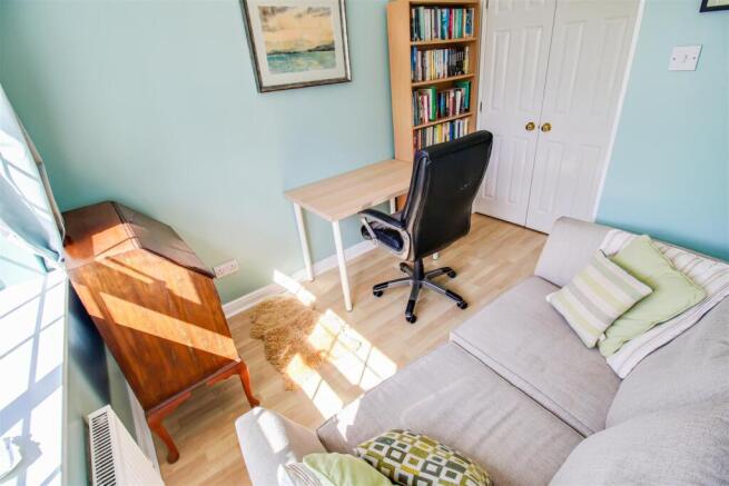 4 bed Detached for sale Image 12