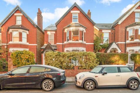 St. Johns Road,
Richmond, TW9