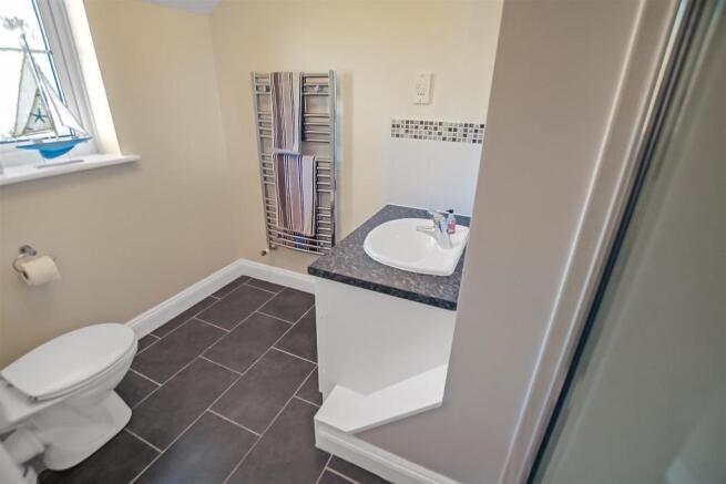 En-Suite Shower Room (2).jpg