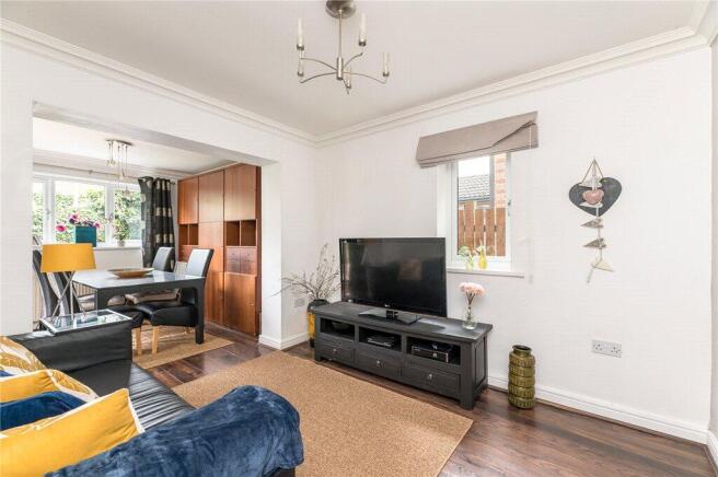5 bed Detached for sale Image 7