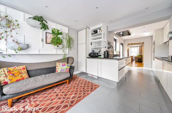 Kitchen/ Dining