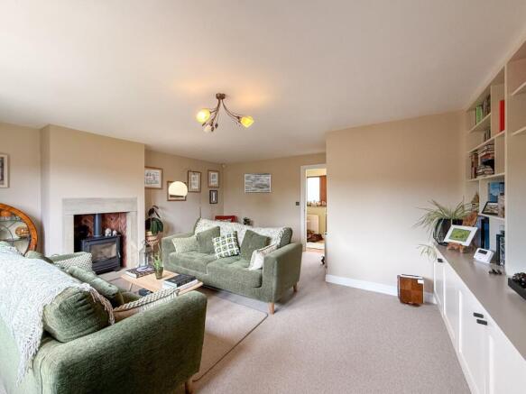 3 bed Semi-Detached for sale Image 6