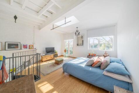 Cressida Road, Highgate, London, N19