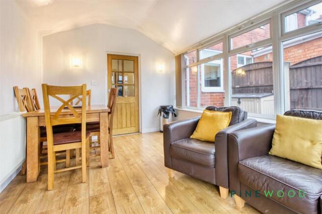 Conservatory/Dining room