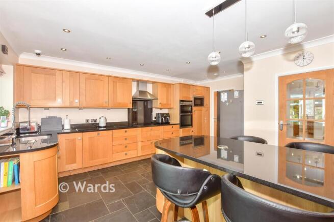 Kitchen/ Breakfast Room