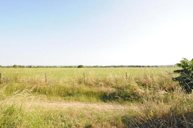 VIew to the rear of the property