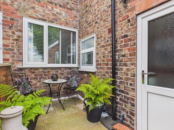 3 bed Terraced for sale Image 10