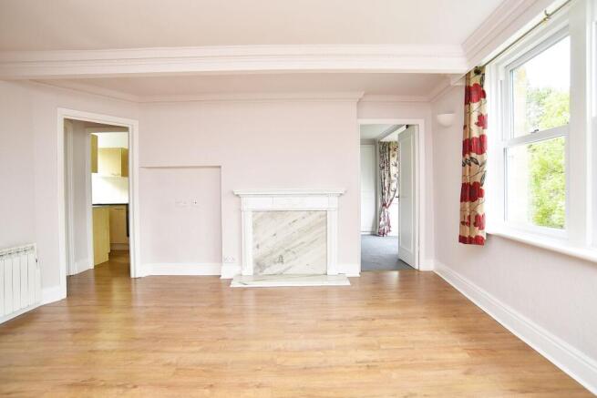 2 bed Flat to rent Image 6