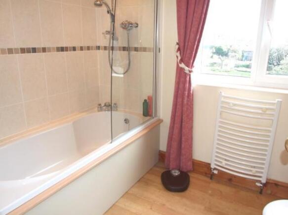 En-Suite Bathroom
