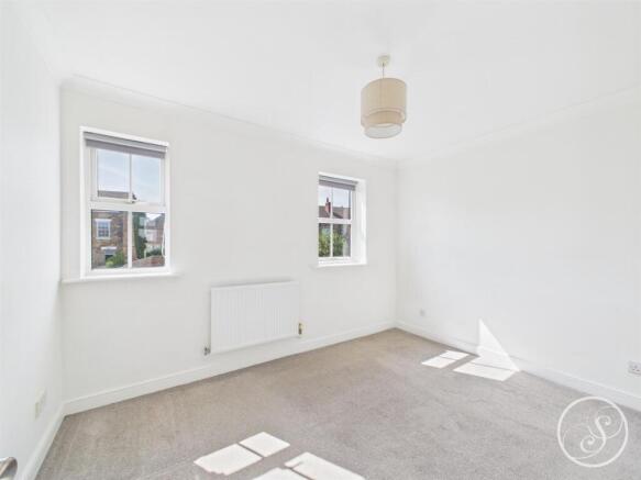 2 bed Town House for sale Image 8