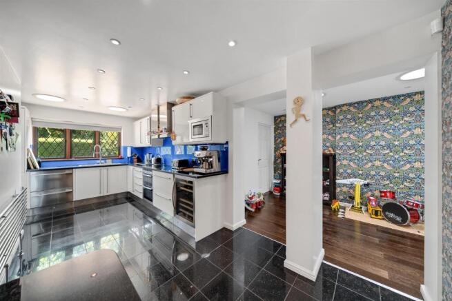 Kitchen / Breakfast Room