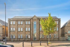 Flat 2, 3, Alicia Close, Haydon End, Swindon SN25 1XE