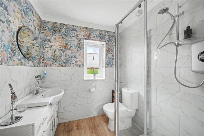 4 bed Detached for sale Image 10
