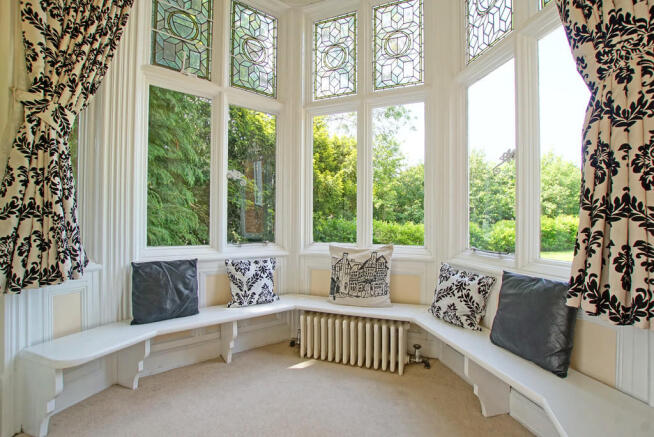 Drawing Room Wind...