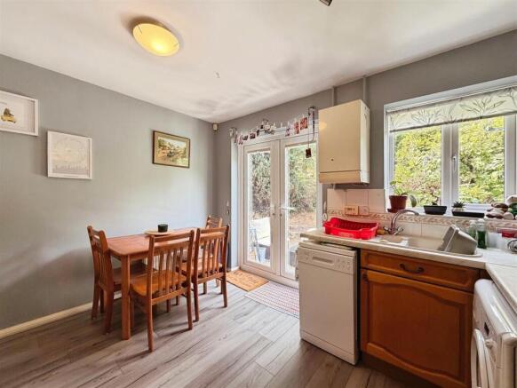 2 bed Semi-Detached for sale Image 6