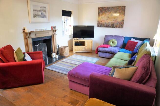 Lounge/Dining Room