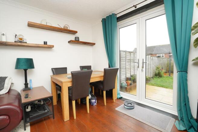 3 bed Semi-Detached for sale Image 4