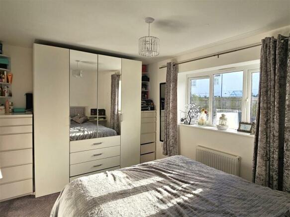 Bedroom (1).jpg