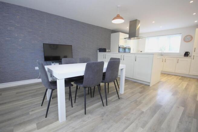 Cleverley Rise, Bursledon, Southampton photo 4