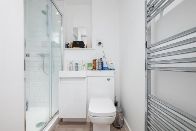 5 bed Town House for sale Image 12