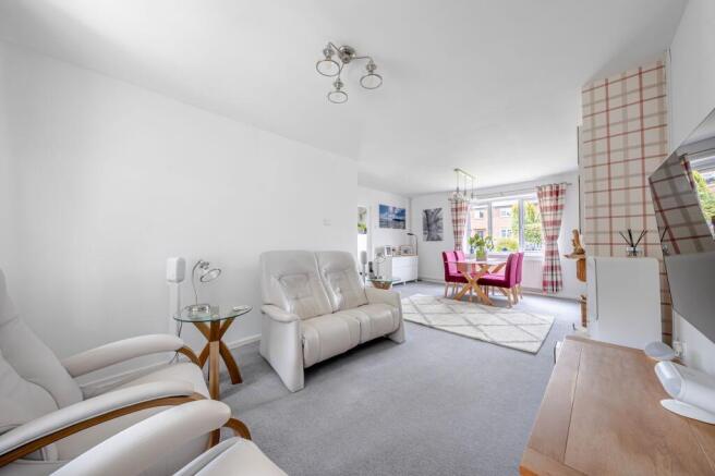 3 bed Semi-Detached for sale Image 10