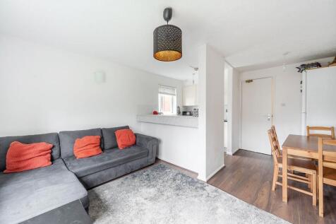 Pavilion Way, Edgware, HA8