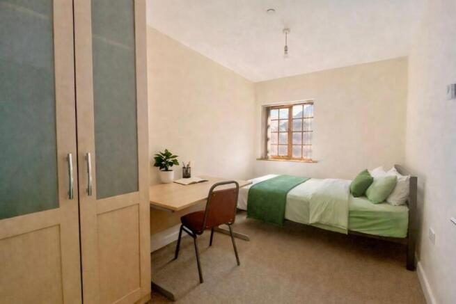 4 bed Flat to rent Image 9
