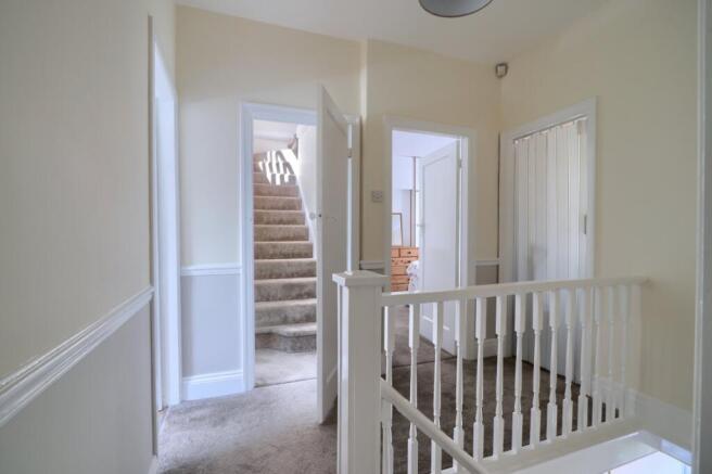 4 bed Semi-Detached for sale Image 8