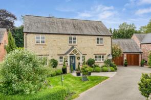 21, Mansion Gardens, Towcester NN12 7FD
