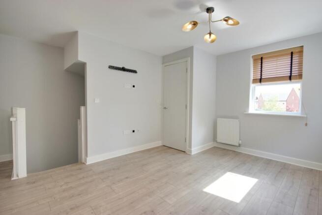 2 bed Terraced to rent Image 10
