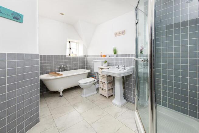 Bathroom.jpg