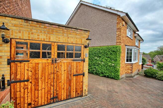 DETACHED GARAGE