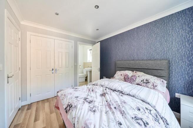 3 bed Semi-Detached for sale Image 8