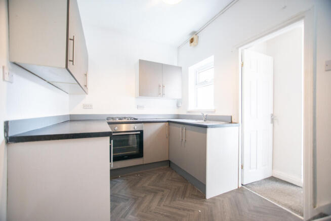 2 bed End of Terrace to rent Image 5