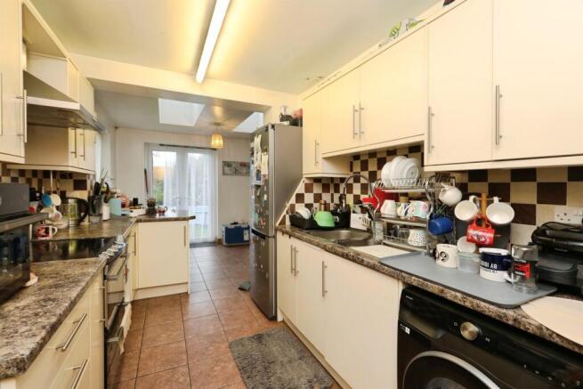 4 bed Semi-Detached for sale Image 9
