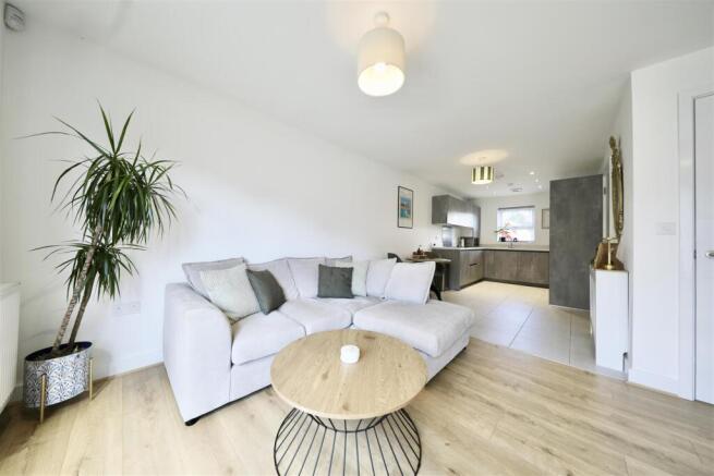 3 bed Terraced for sale Image 8
