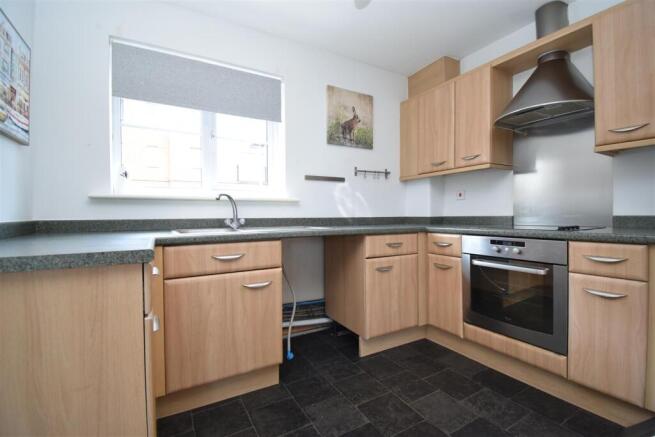 2 bed Flat to rent Image 3